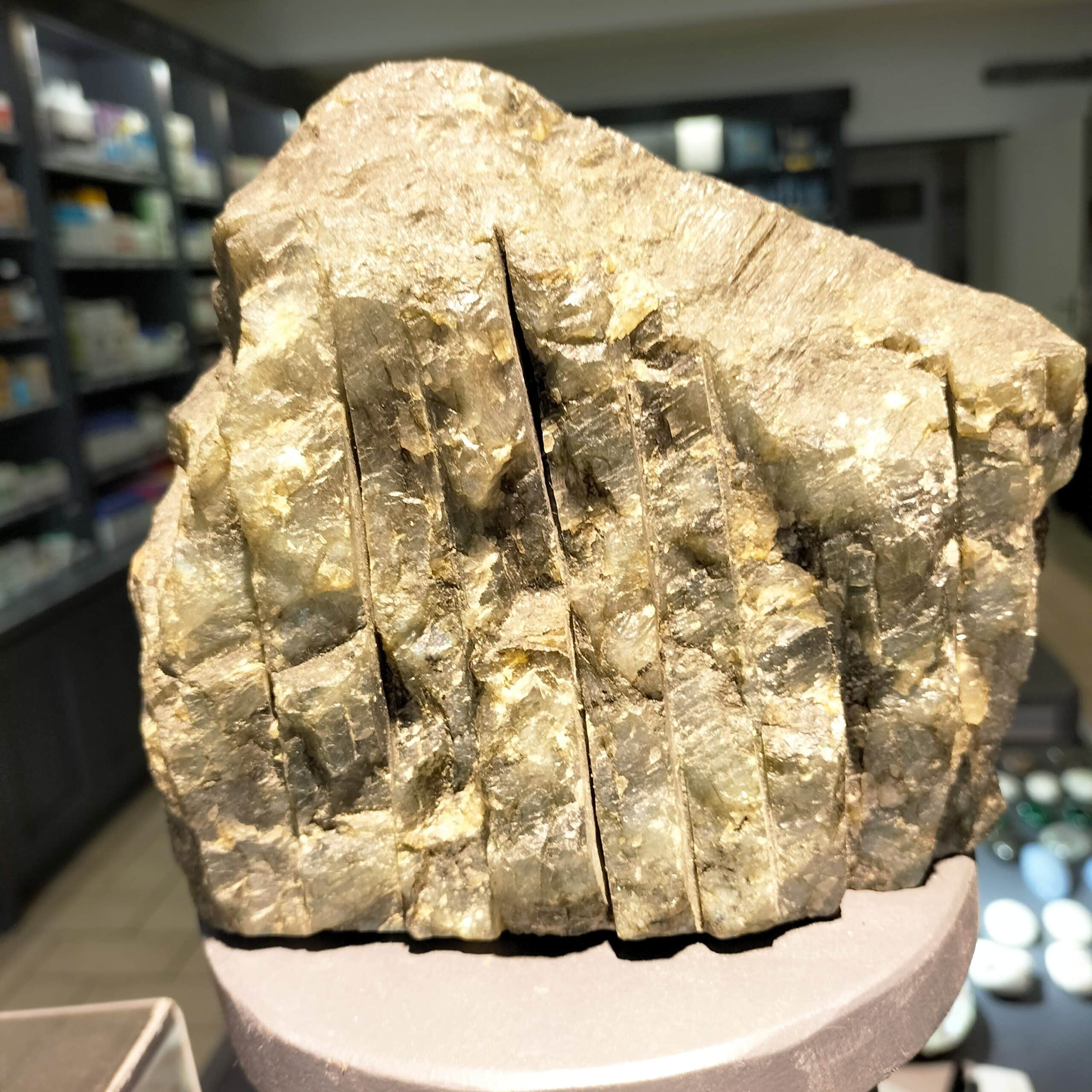 Labradorite 1 face polie 1512gr ref 4895 – Image 2