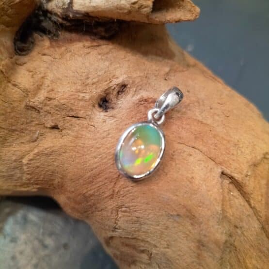 Pendentif Opale d&rsquo;Australie Monture Argent 925